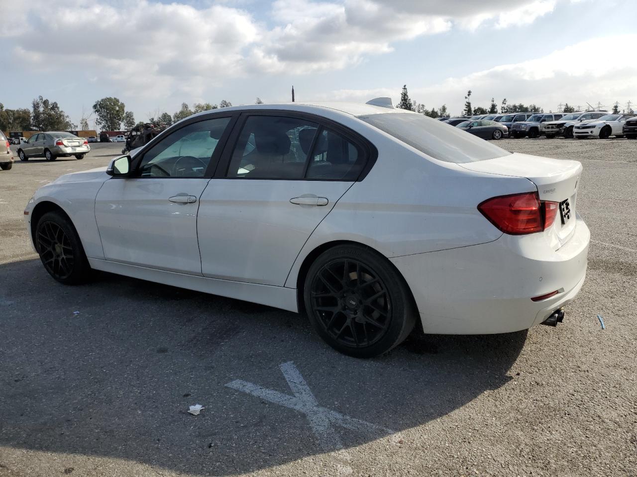 2013 BMW 3er VIN WBA3B3C51DF543759 Copart auction photo, all over damage thumbnail 2