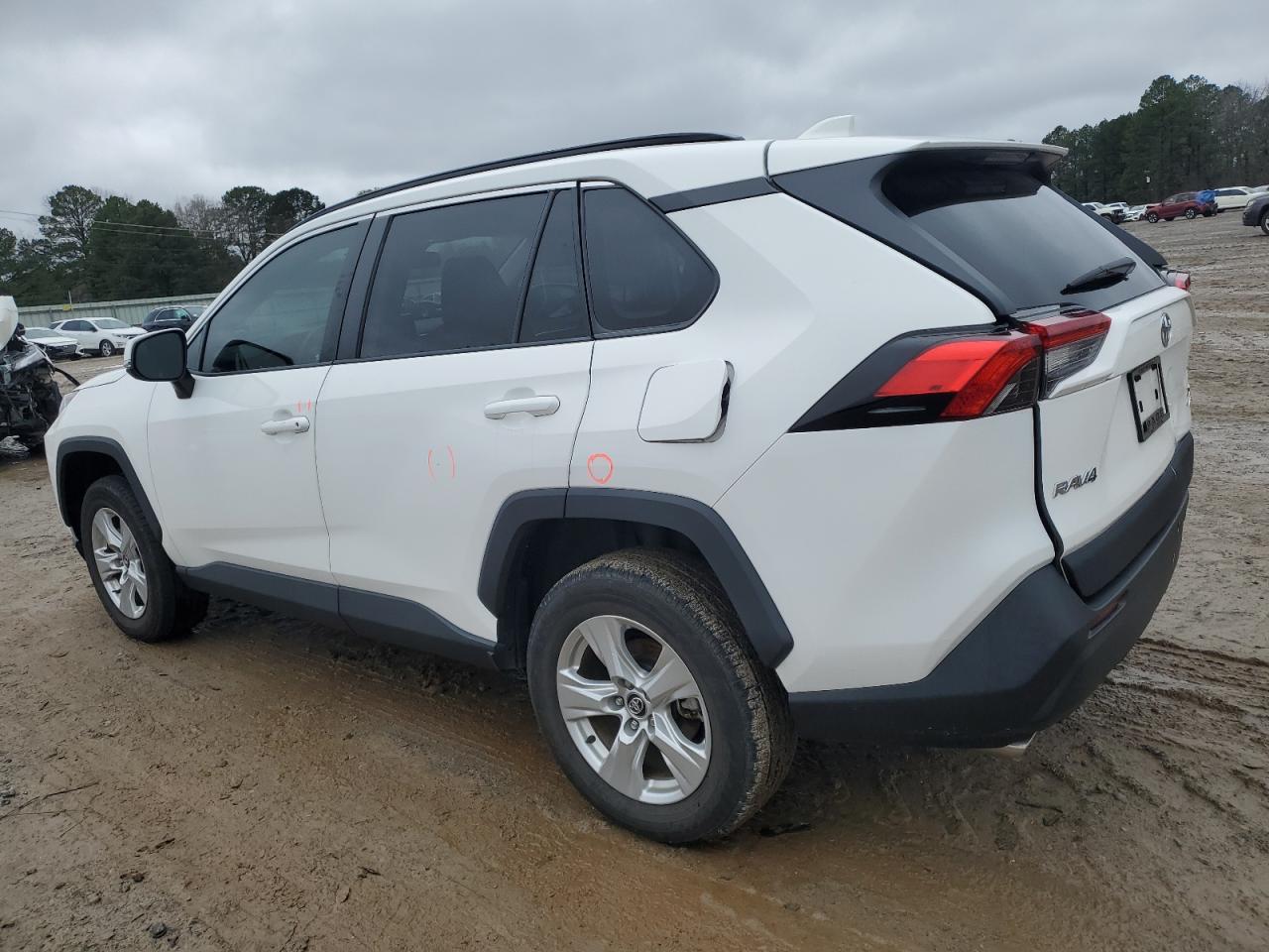 2021 Toyota RAV 4 VIN 2T3P1RFV5MC166018 Copart auction photo, rear end / minor dent/scratches damage thumbnail 2