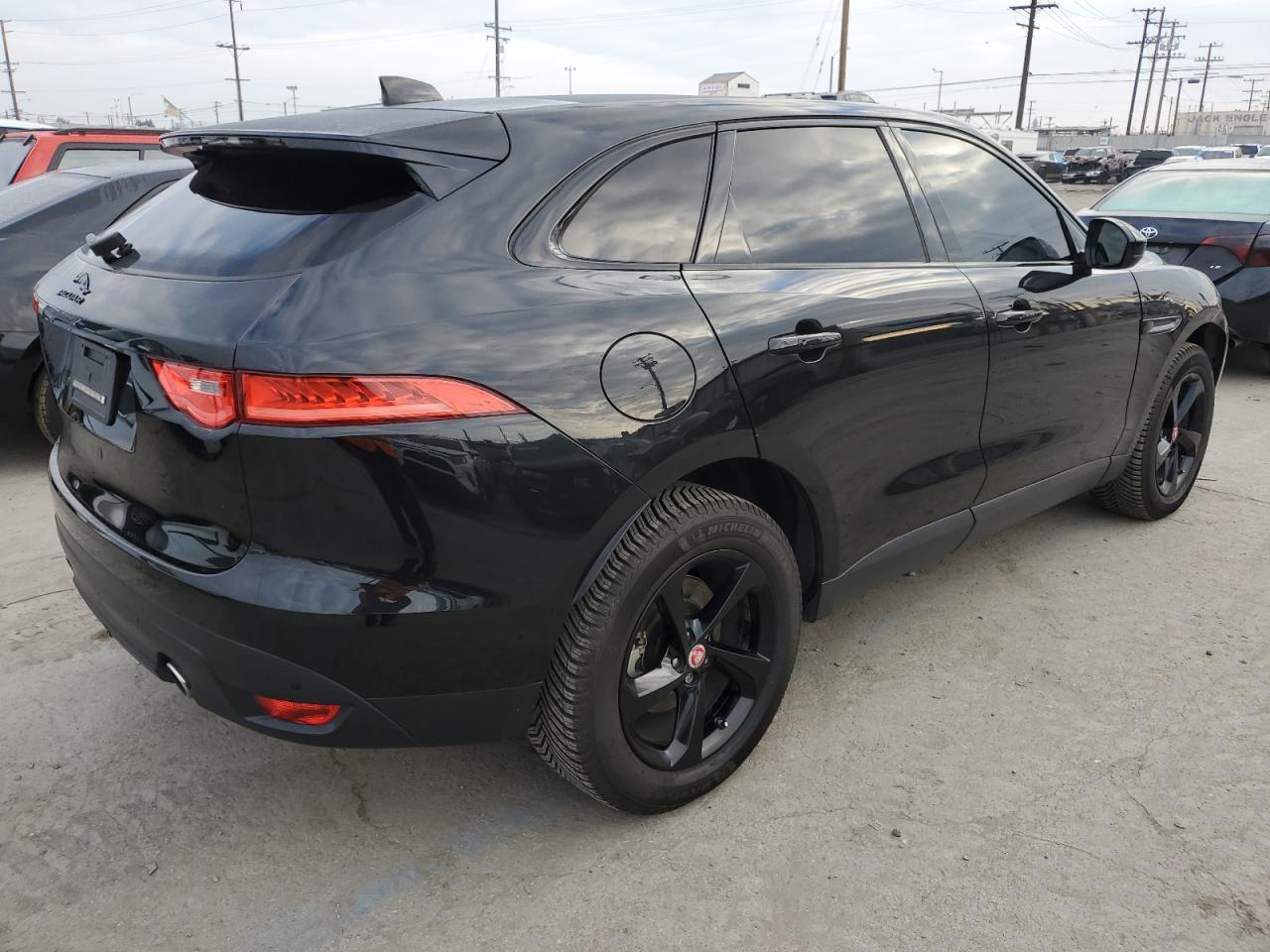 2020 Jaguar F-Pace VIN SADCJ2GX2LA655305 Copart auction photo, front end damage thumbnail 3