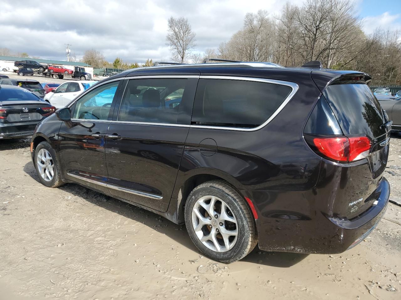 2017 Chrysler Pacifica VIN 2C4RC1EG6HR525575 Copart auction photo, side / minor dent/scratches damage thumbnail 2