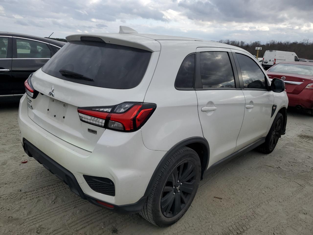 2021 Mitsubishi Outlander VIN JA4APUAU7MU005455 Copart auction photo, front end damage thumbnail 3