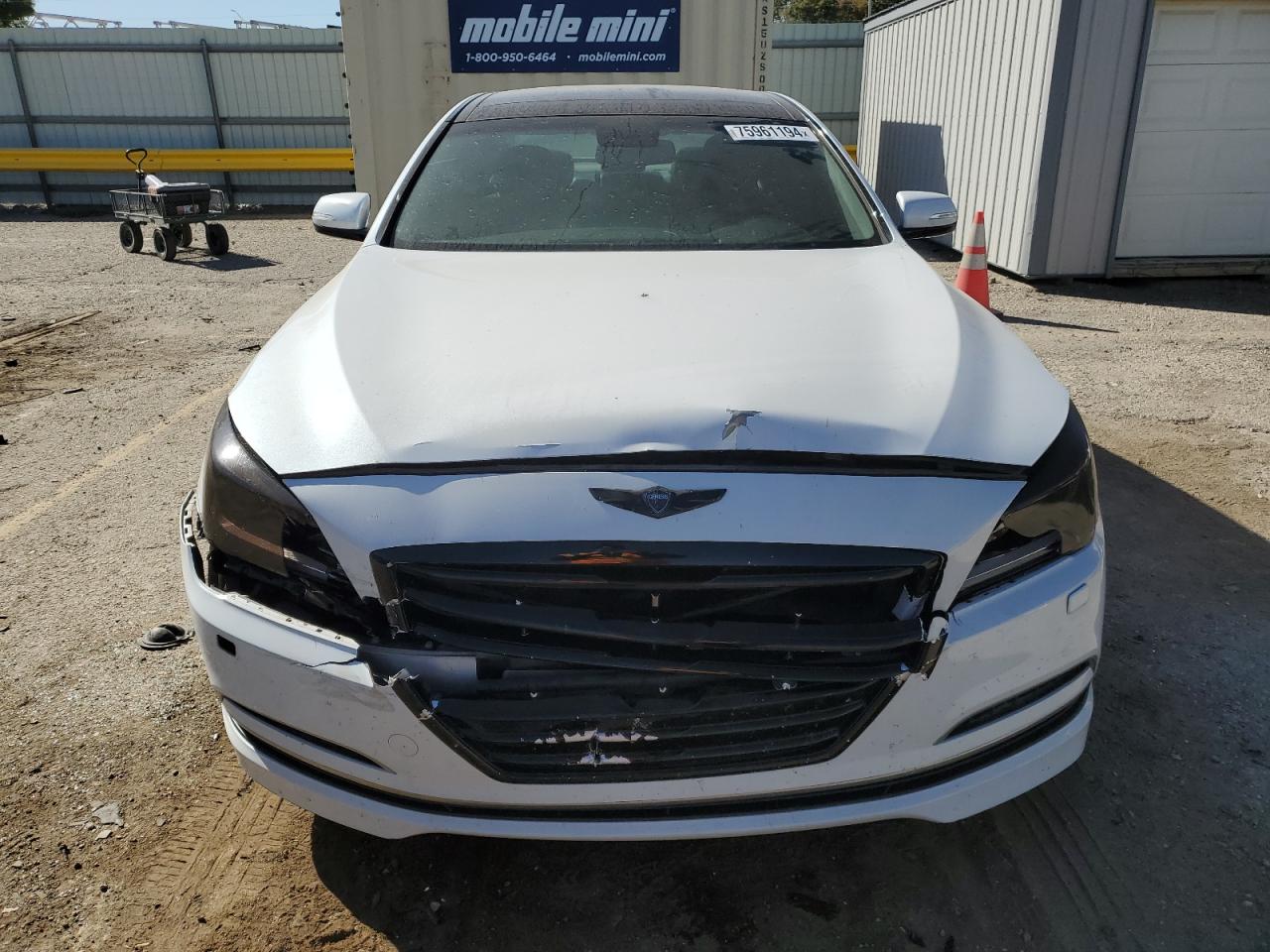 2015 Hyundai Genesis VIN KMHGN4JE8FU042768 Copart auction photo, front end / minor dent/scratches damage thumbnail 5