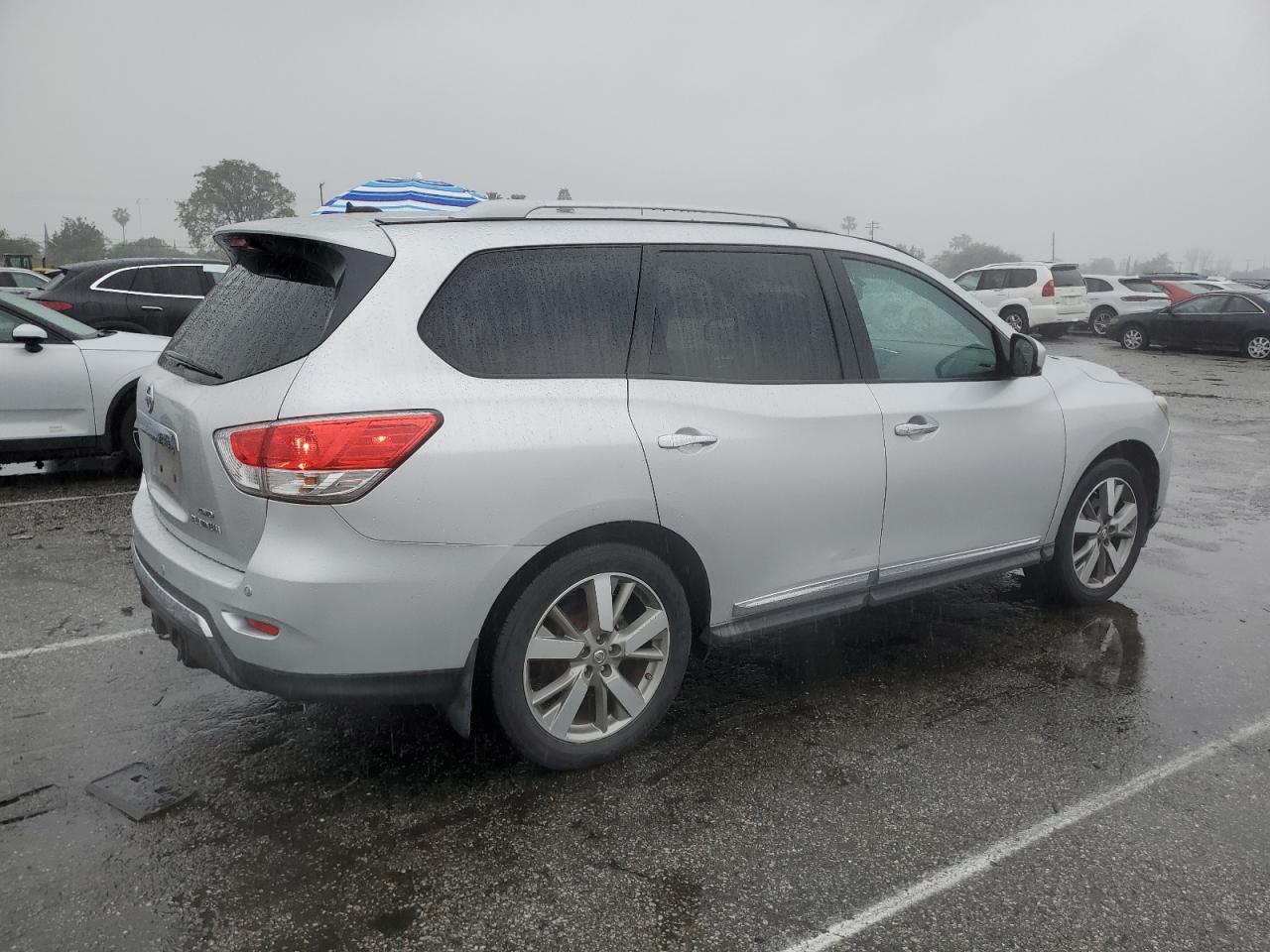 2014 Nissan Pathfinder VIN 5N1AR2MM5EC671779 Copart auction photo, minor dent/scratches damage thumbnail 3