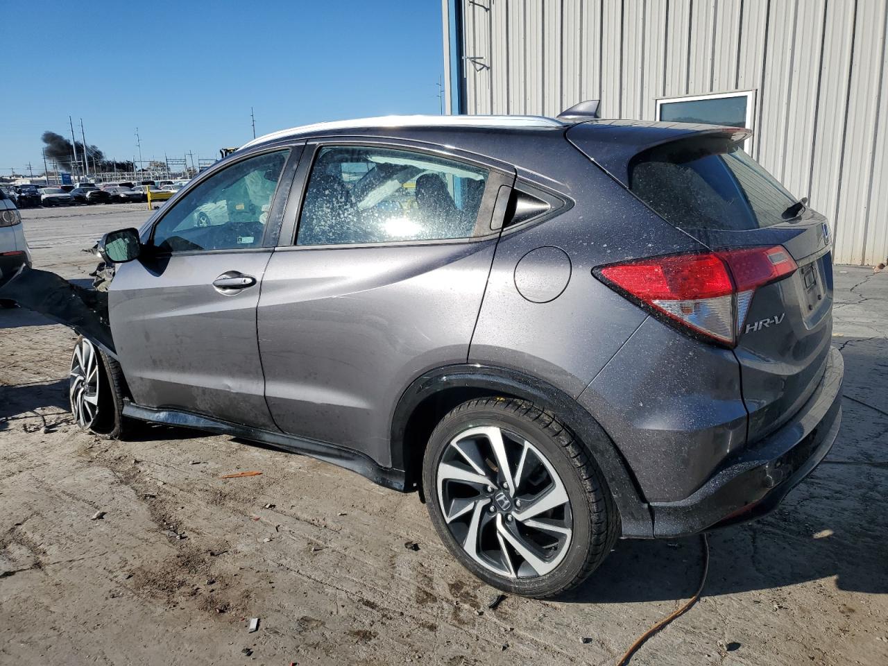 2019 Honda HR-V VIN 3CZRU6H17KG725602 Copart auction photo, front end / hail damage thumbnail 2