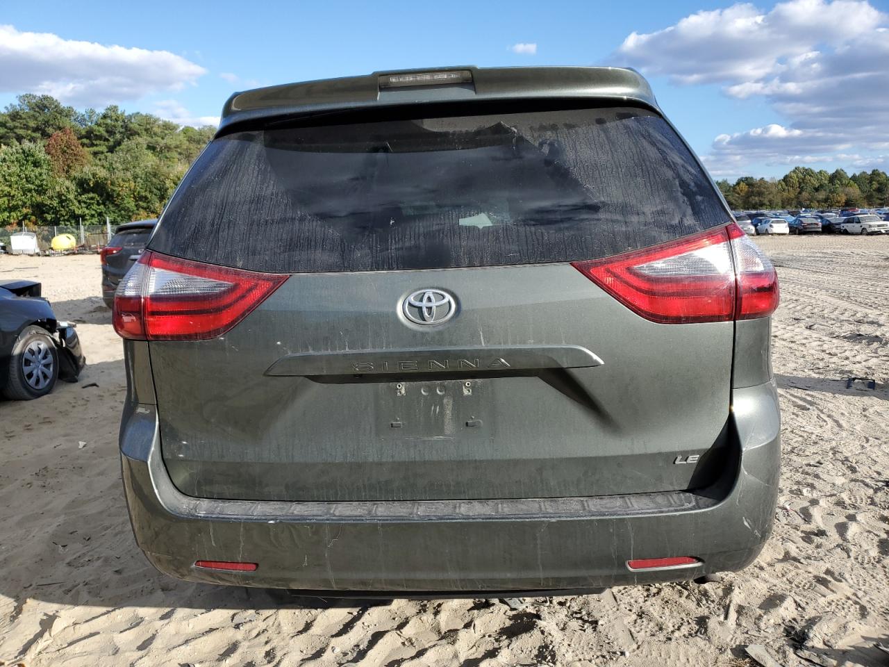 2020 Toyota Sienna VIN 5TDKZ3DC6LS032957 Copart auction photo, front end / minor dent/scratches damage thumbnail 6