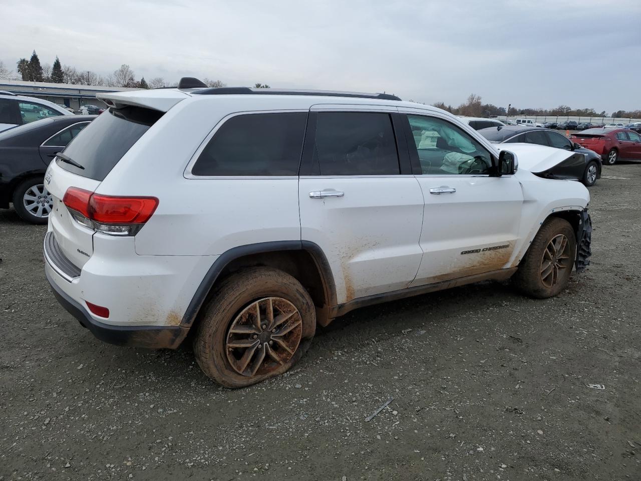 2019 Jeep Grand Cherokee VIN 1C4RJFBG4KC703040 Copart auction photo, front end damage thumbnail 3