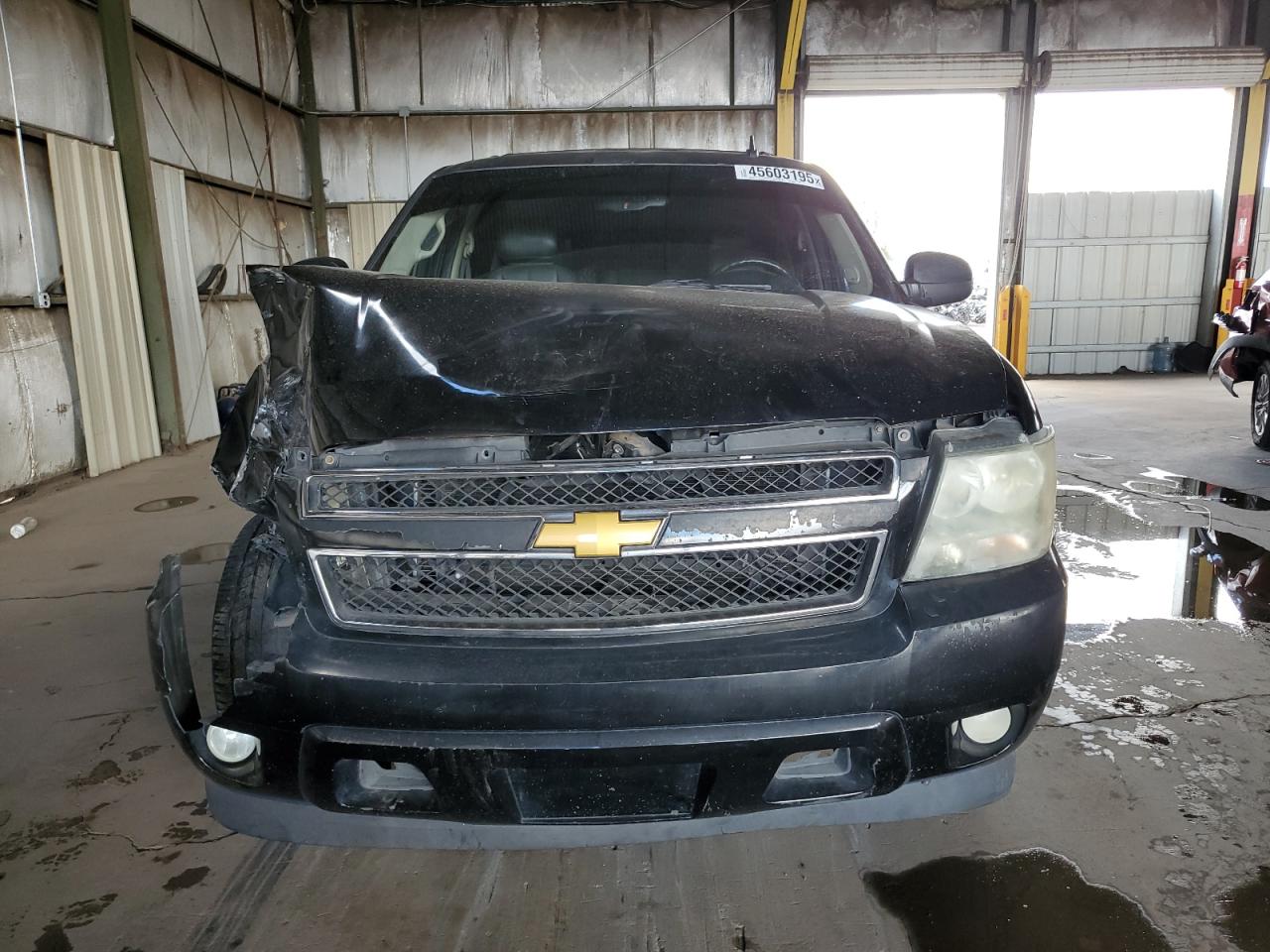 2013 Chevrolet Suburban VIN 1GNSCJE04DR234746 Copart auction photo, front end damage thumbnail 5
