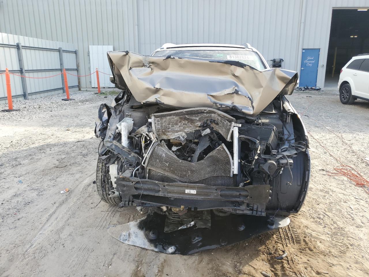 2016 KIA Sorento VIN 5XYPK4A51GG047441 Copart auction photo, front end / rear end damage thumbnail 5