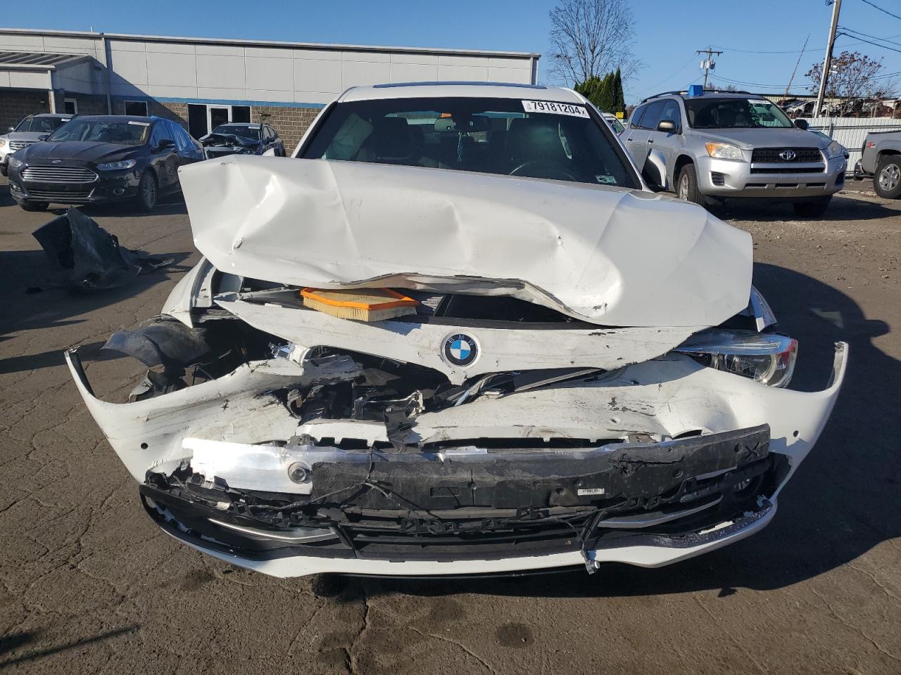 2016 BMW 3er VIN WBA8E3G56GNU01098 Copart auction photo, front end / minor dent/scratches damage thumbnail 5