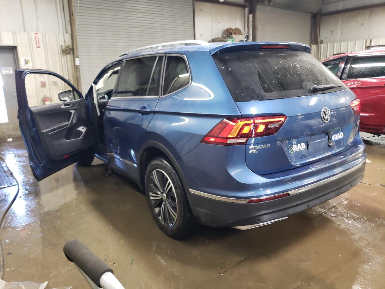 2019 Volkswagen Tiguan VIN 3VV2B7AXXKM013797 Copart auction photo, side / front end damage thumbnail 2