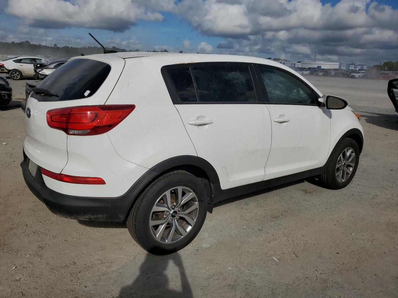 2016 KIA Sportage VIN KNDPB3AC0G7872232 Copart auction photo, top/roof / minor dent/scratches damage thumbnail 3