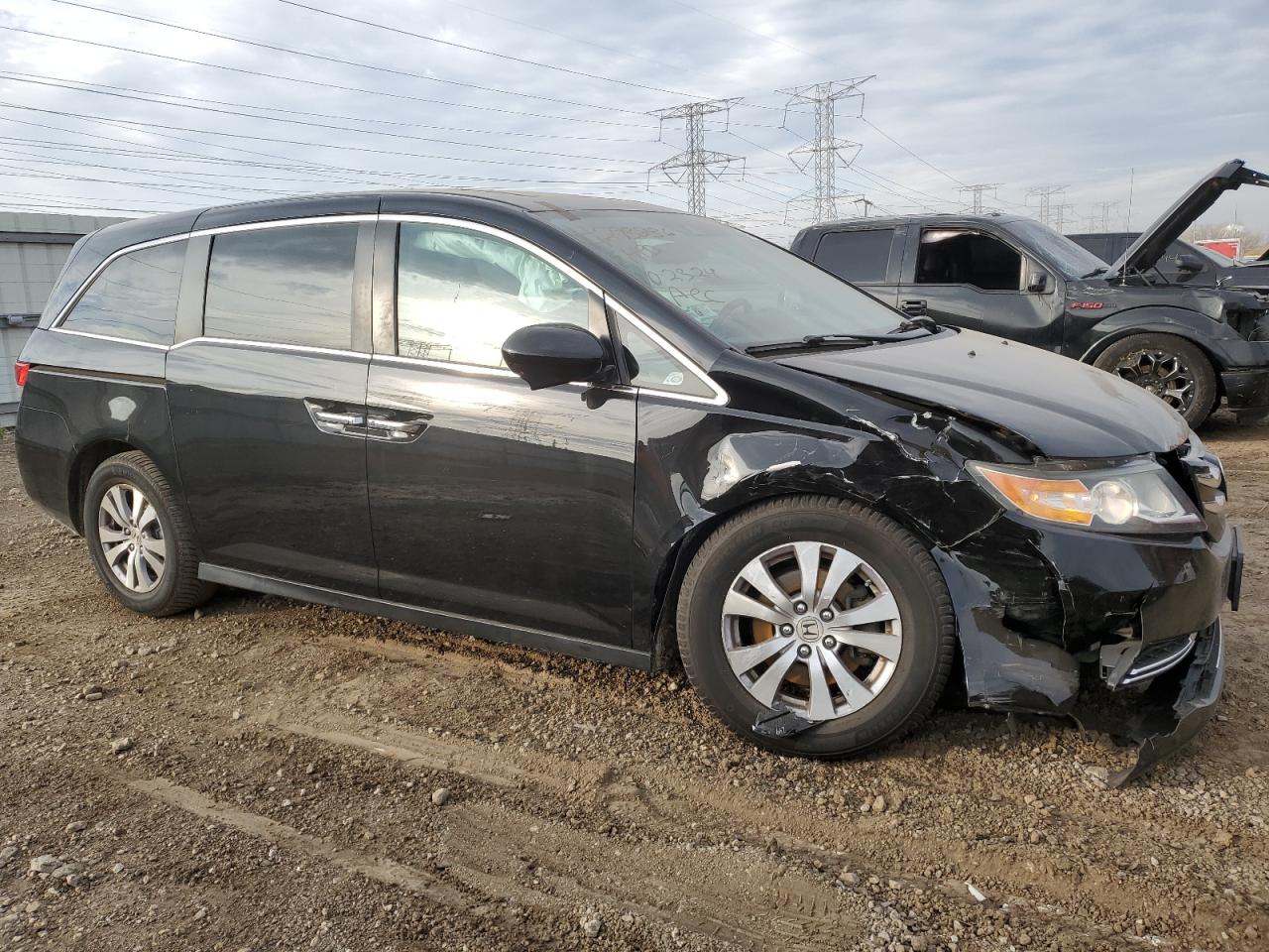 2015 Honda Odyssey VIN 5FNRL5H67FB049193 Copart auction photo, front end / side damage thumbnail 4
