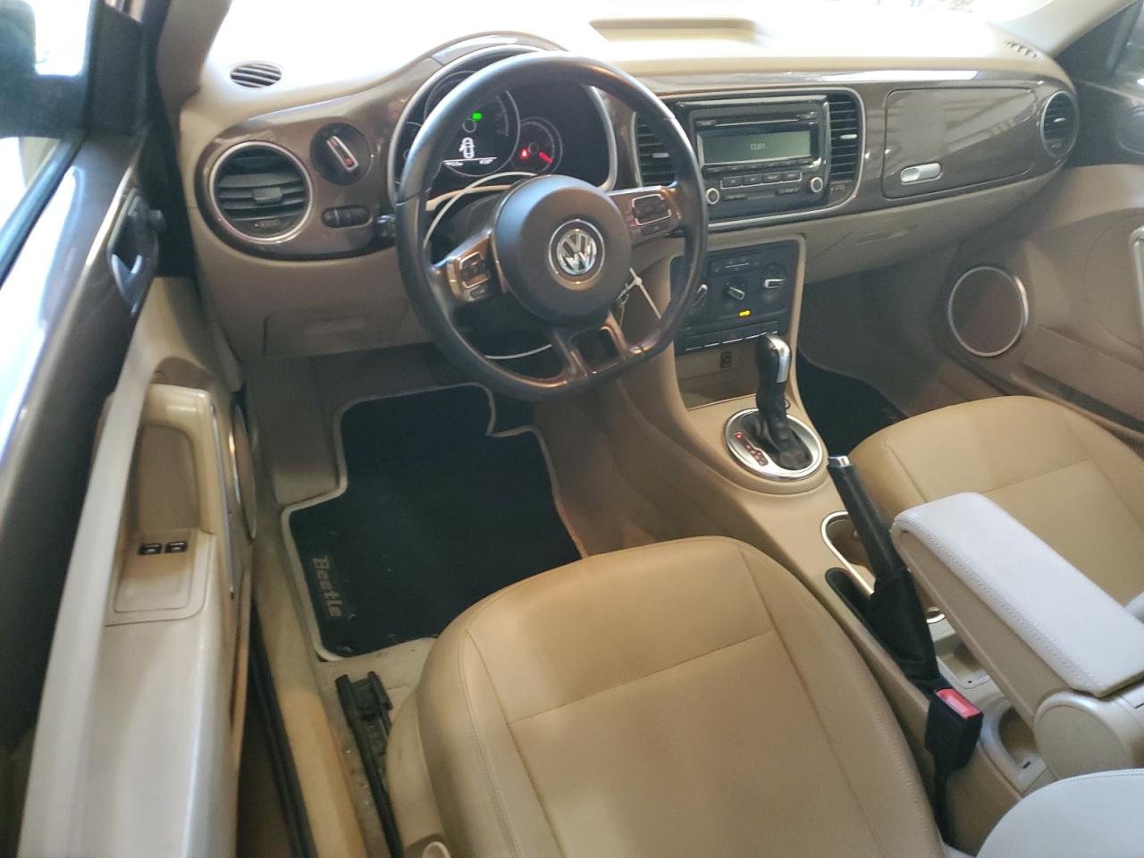 2014 Volkswagen Beetle VIN 3VWJP7AT0EM632824 Copart auction photo, front end / minor dent/scratches damage thumbnail 8