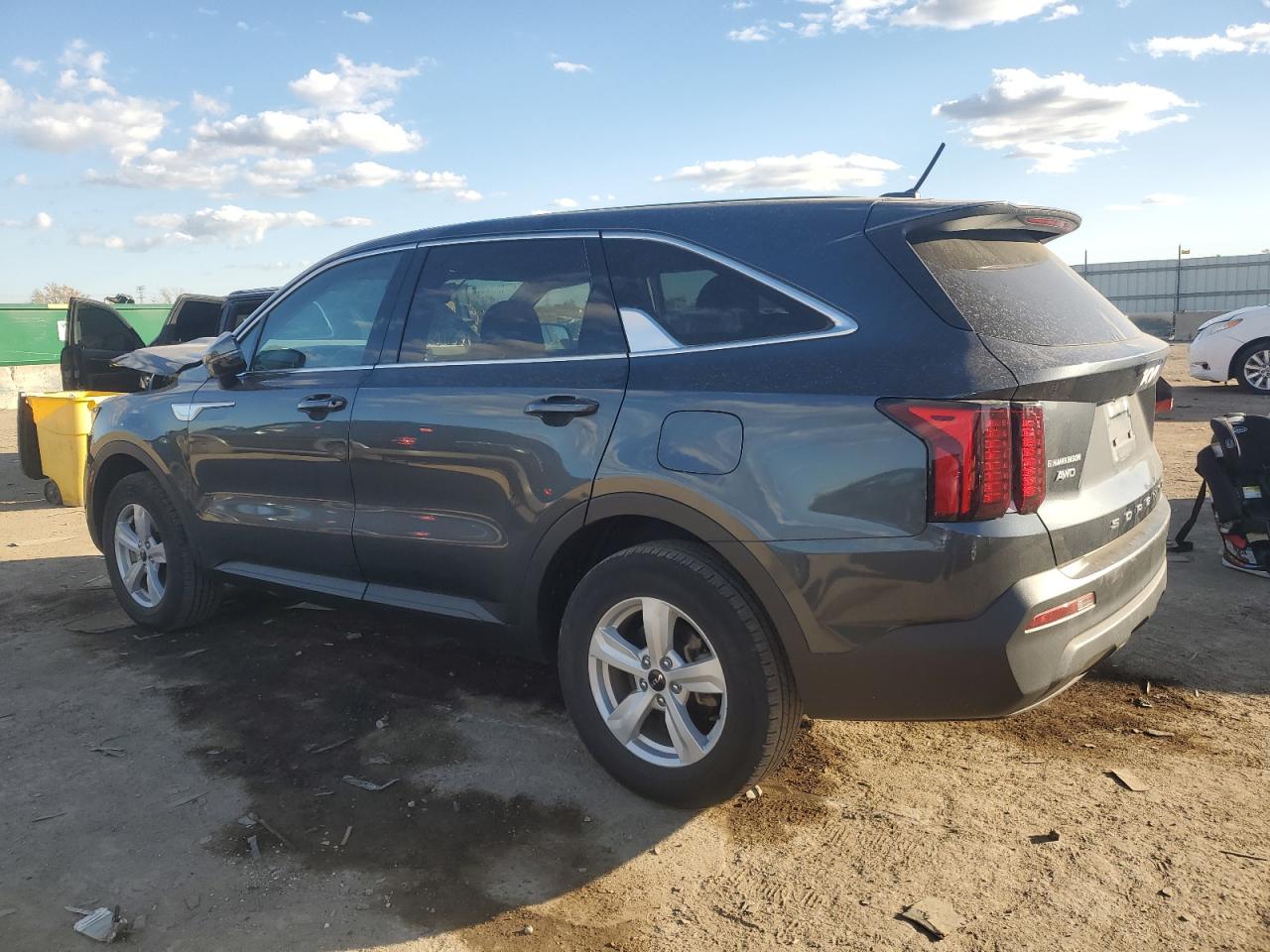 2022 KIA Sorento VIN 5XYRGDLC9NG111941 Copart auction photo, front end damage thumbnail 2