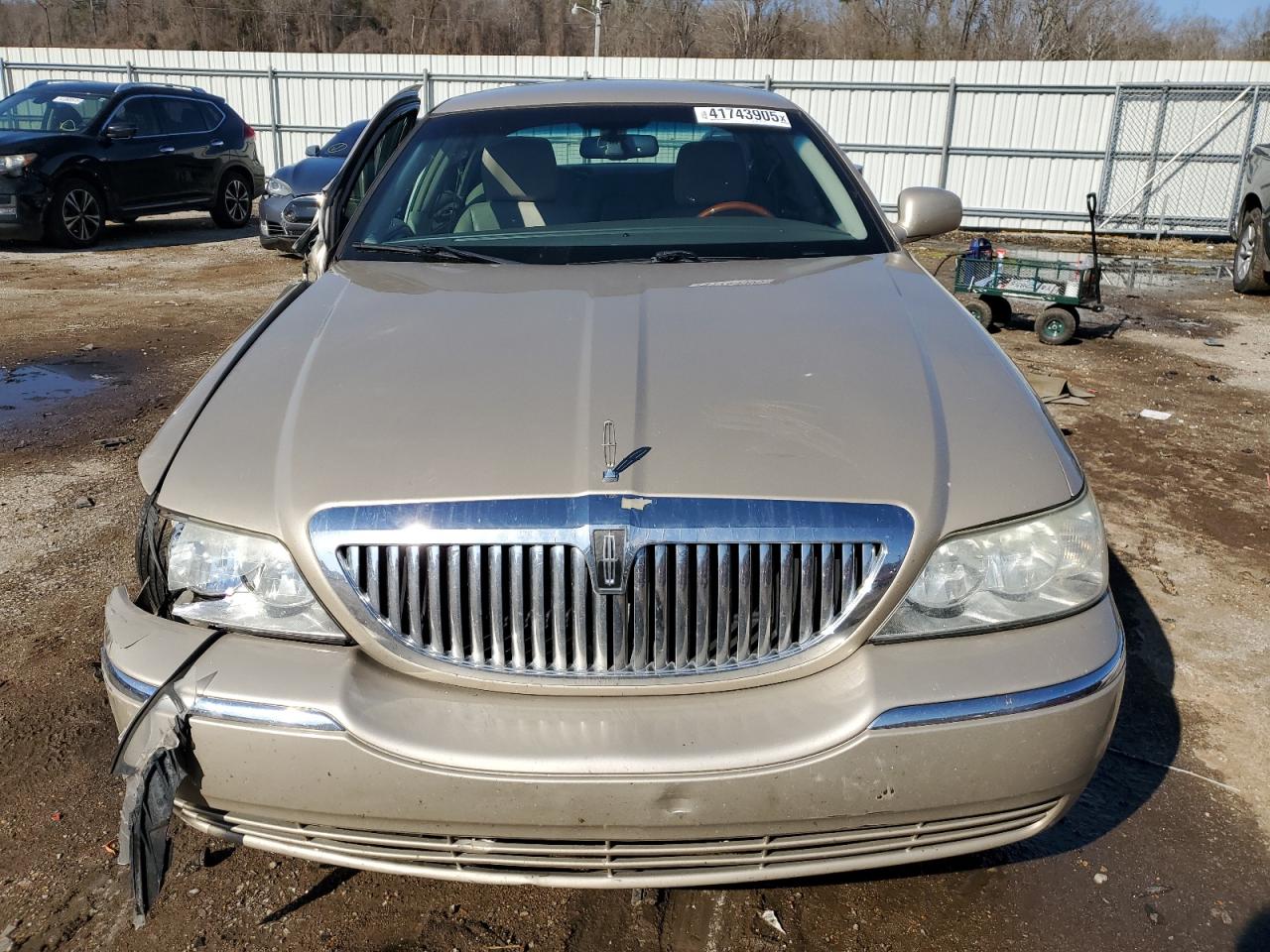 2011 Lincoln Town Car VIN 2LNBL8CV3BX766102 Copart auction photo, front end / side damage thumbnail 5