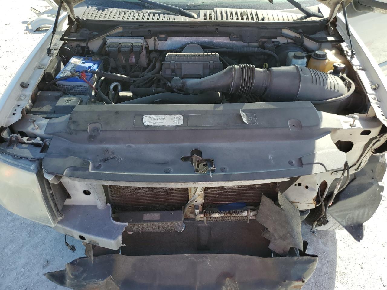 2006 Ford Expedition VIN 1FMFU20506LA77847 Copart auction photo, front end / side damage thumbnail 12