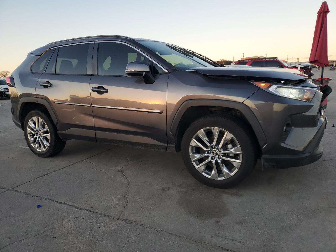2021 Toyota RAV 4 VIN 2T3C1RFV2MW152669 Copart auction photo, front end damage thumbnail 4