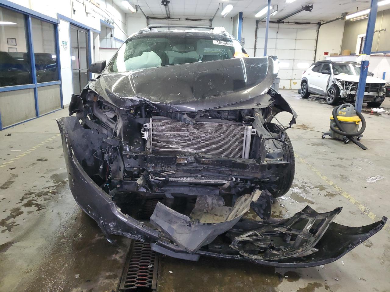 2015 Chevrolet Traverse VIN 1GNKVFED6FJ311936 Copart auction photo, front end / side damage thumbnail 5