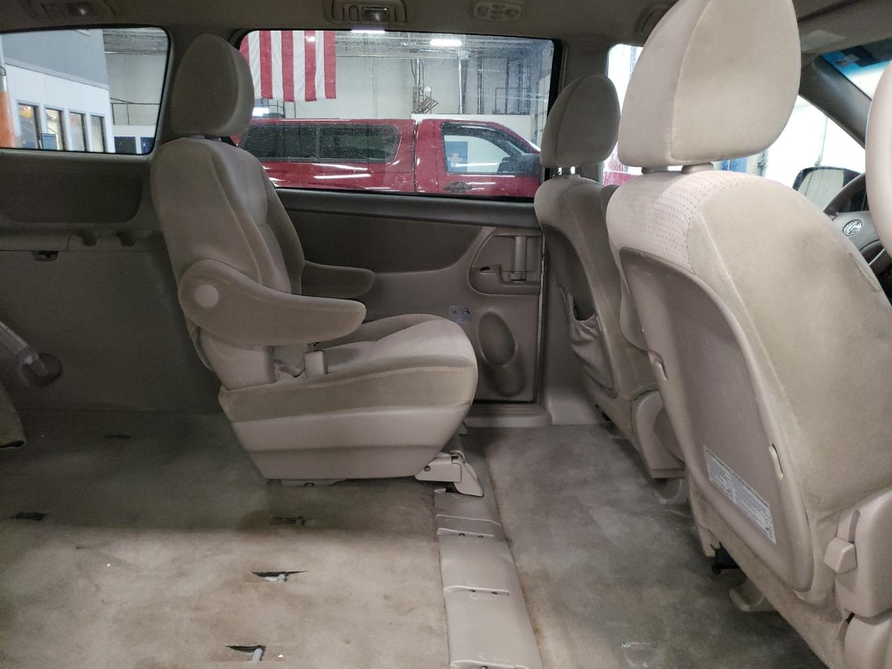 2009 Toyota Sienna VIN 5TDZK23C69S233135 Copart auction photo, front end / undercarriage damage thumbnail 11