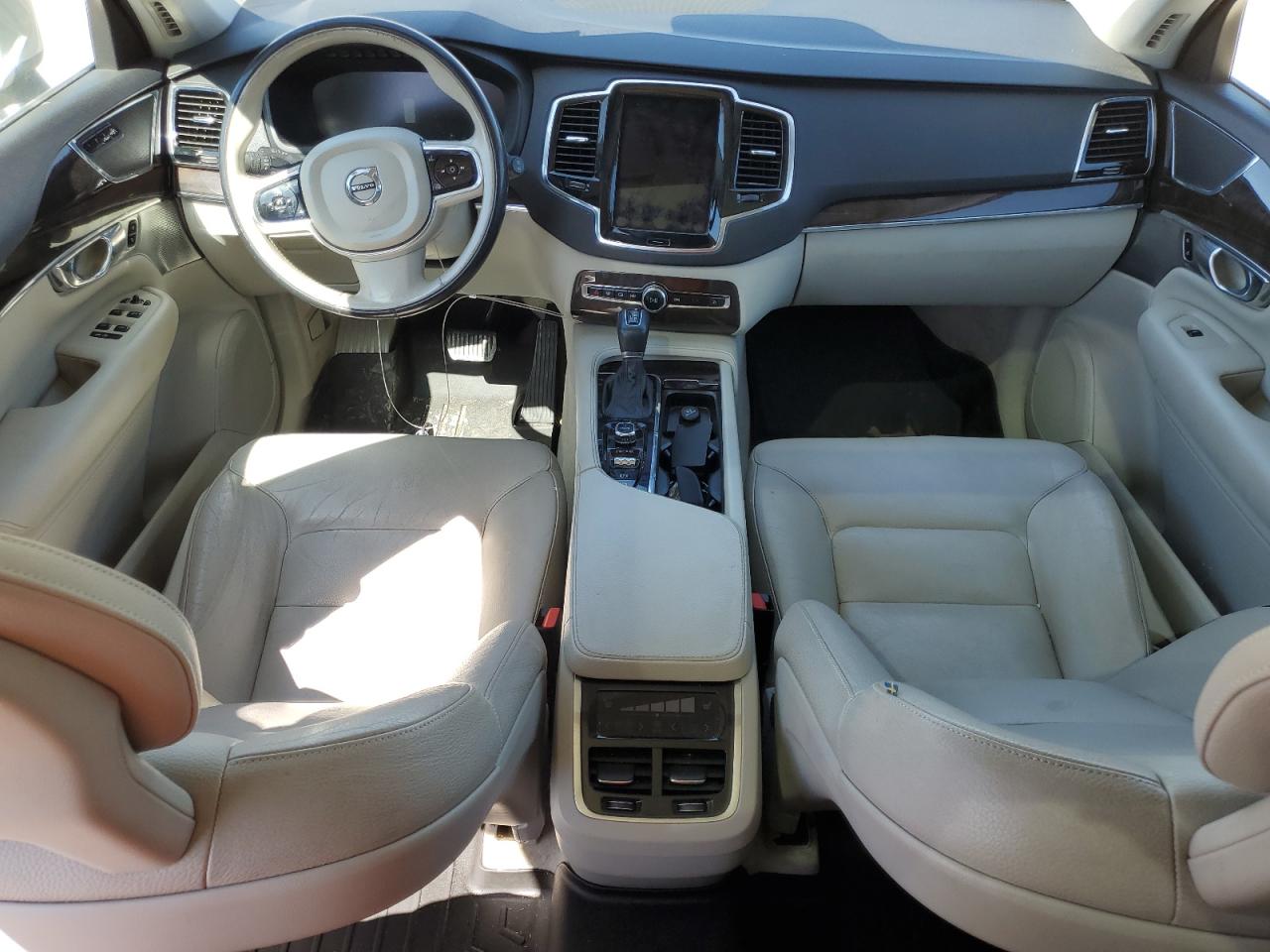 2016 Volvo XC90 VIN YV4A22PK1G1053163 Copart auction photo, mechanical / minor dent/scratches damage thumbnail 8