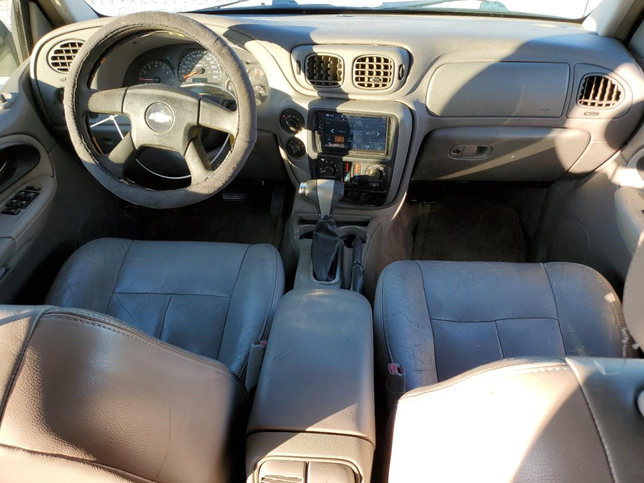 2005 Chevrolet TrailBlazer VIN 1GNDT13S452295618 Copart auction photo, side damage thumbnail 8