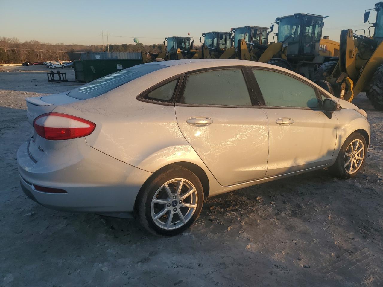 2015 Ford Fiesta VIN 3FADP4BJ4FM153292 Copart auction photo, front end / rear end damage thumbnail 3