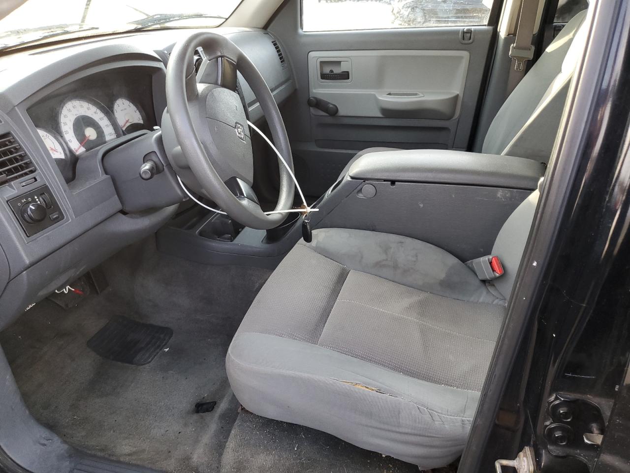 2005 Dodge Dakota VIN 1D7HW28K95S249191 Copart auction photo, side / front end damage thumbnail 7