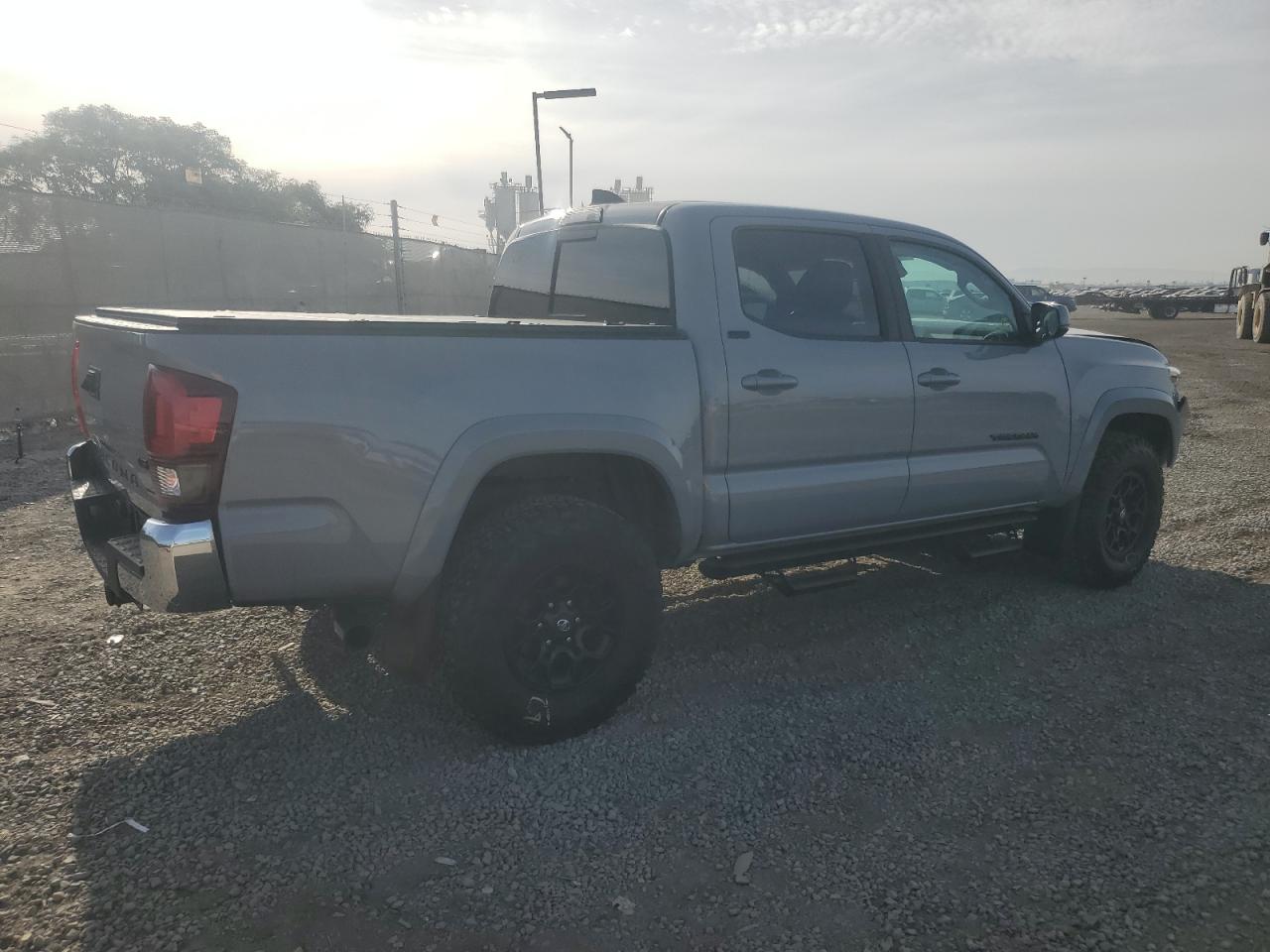 2021 Toyota Tacoma VIN 5TFAZ5CN2MX108423 Copart auction photo, front end damage thumbnail 3