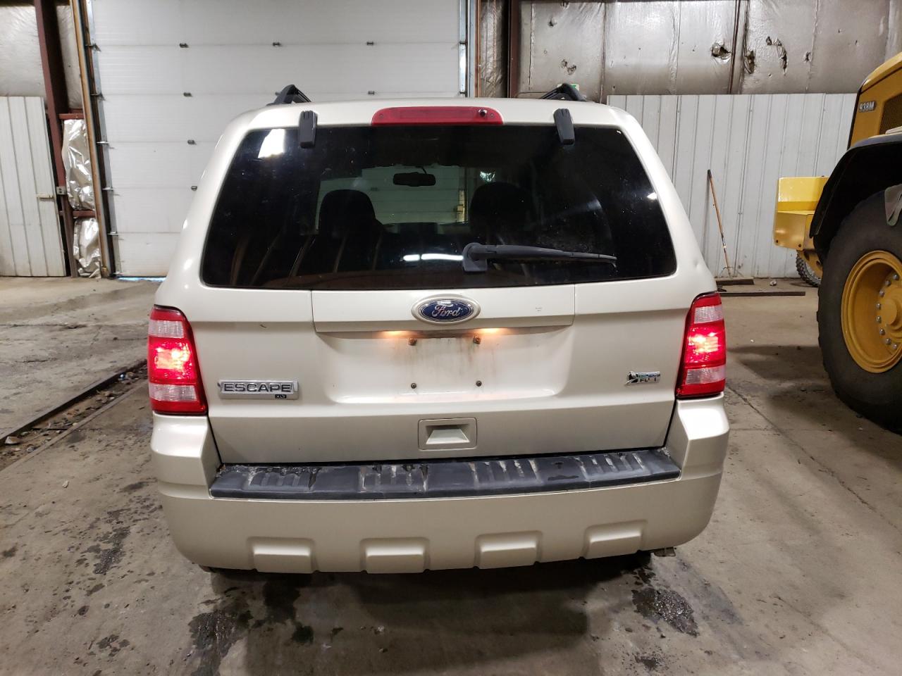 2011 Ford Escape VIN 1FMCU9DG8BKA98517 Copart auction photo, minor dent/scratches damage thumbnail 6