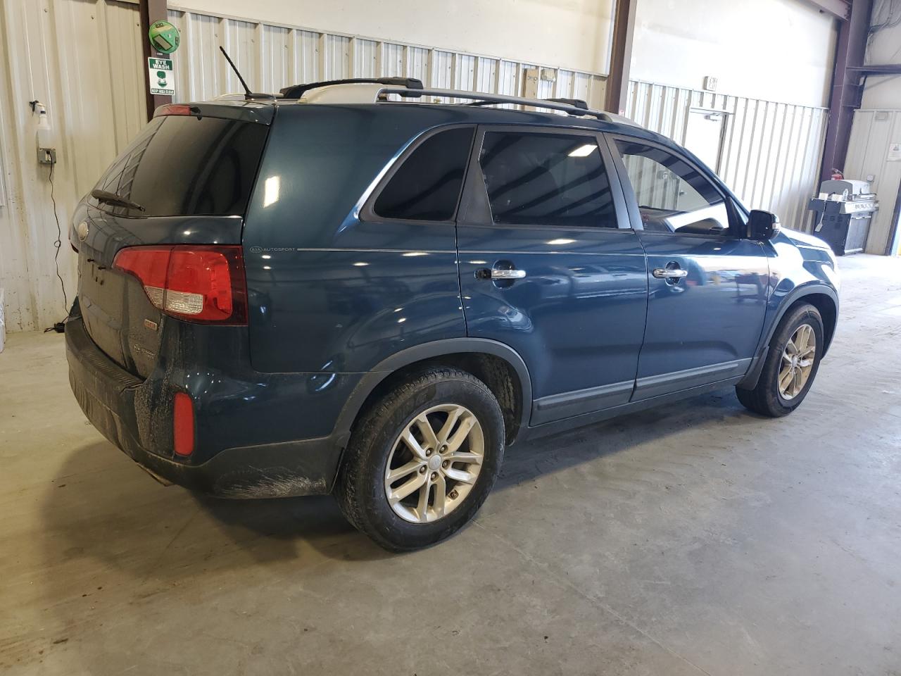 2014 KIA Sorento VIN 5XYKT4A64EG432862 Copart auction photo, front end damage thumbnail 3