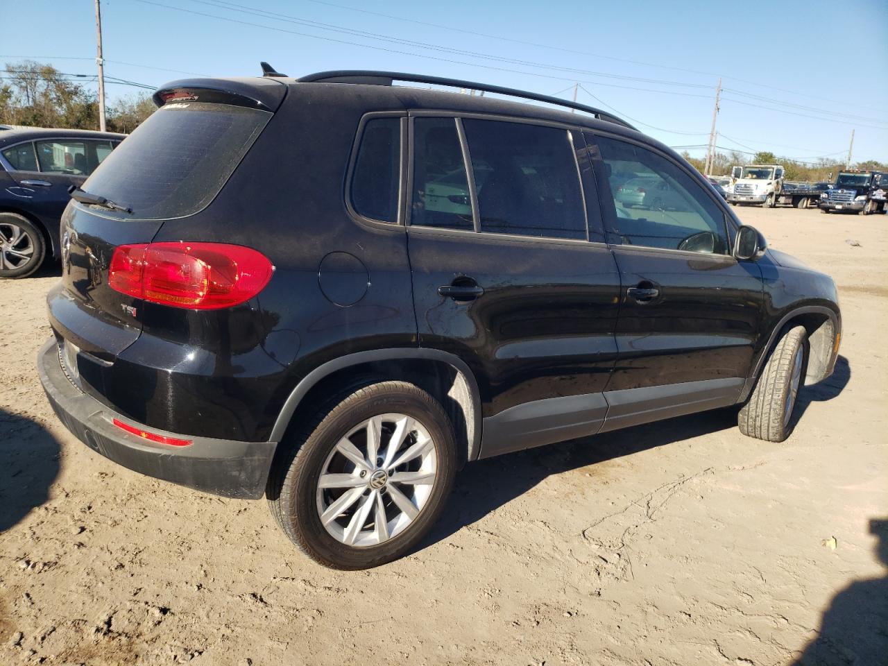 2017 Volkswagen Tiguan VIN WVGAV7AX4HK051703 Copart auction photo, mechanical / minor dent/scratches damage thumbnail 3