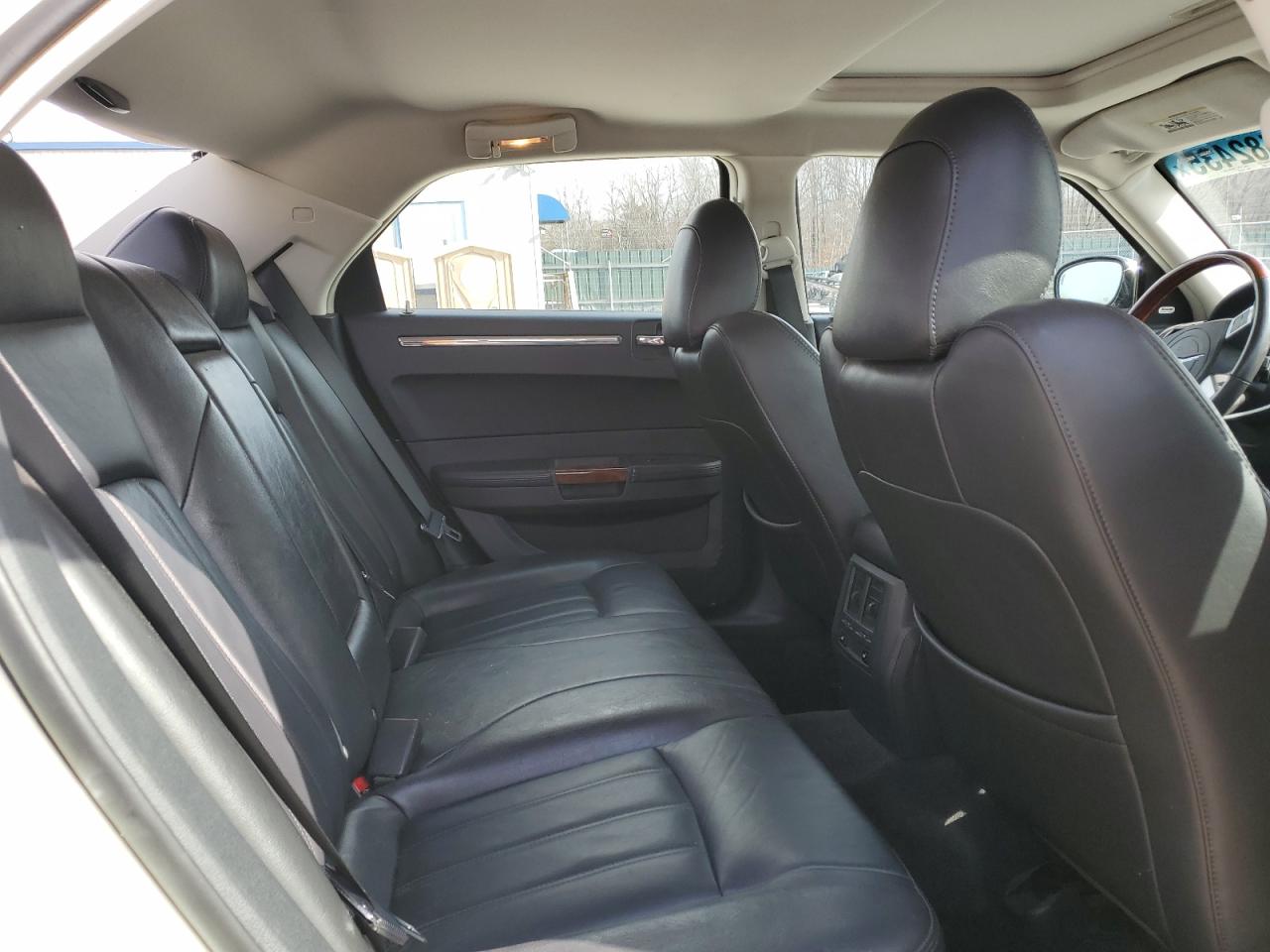 2010 Chrysler 300 VIN 2C3CK6CT5AH172641 Copart auction photo, top/roof / minor dent/scratches damage thumbnail 10