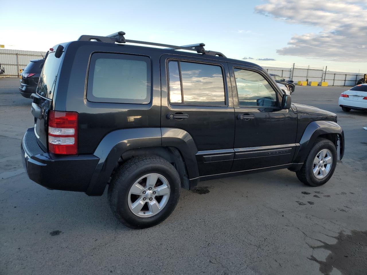 2010 Jeep Liberty (North America) VIN 1J4PN2GK0AW116018 Copart auction photo, front end damage thumbnail 3