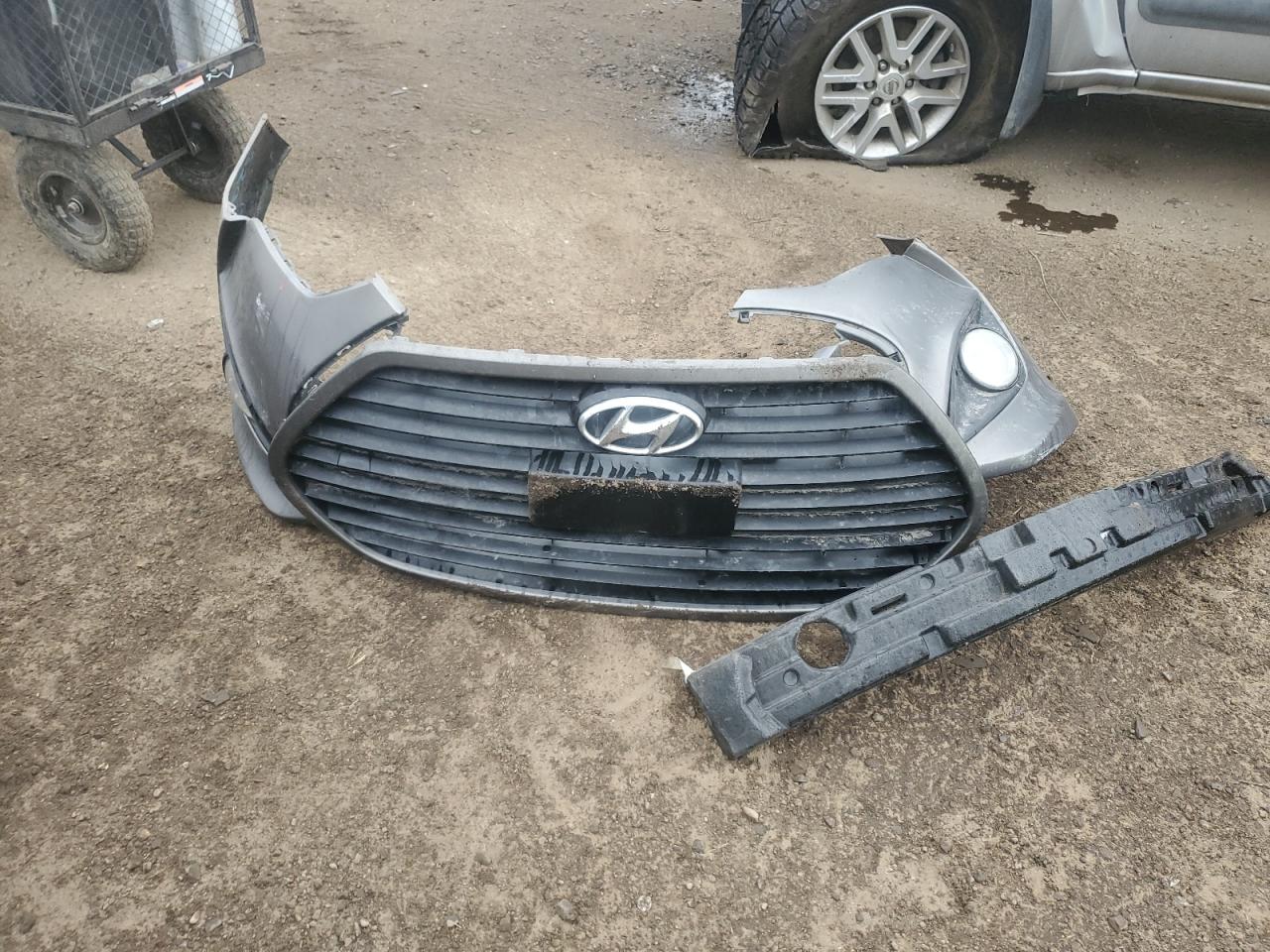 2013 Hyundai Veloster VIN KMHTC6AE5DU085042 Copart auction photo, front end / side damage thumbnail 12