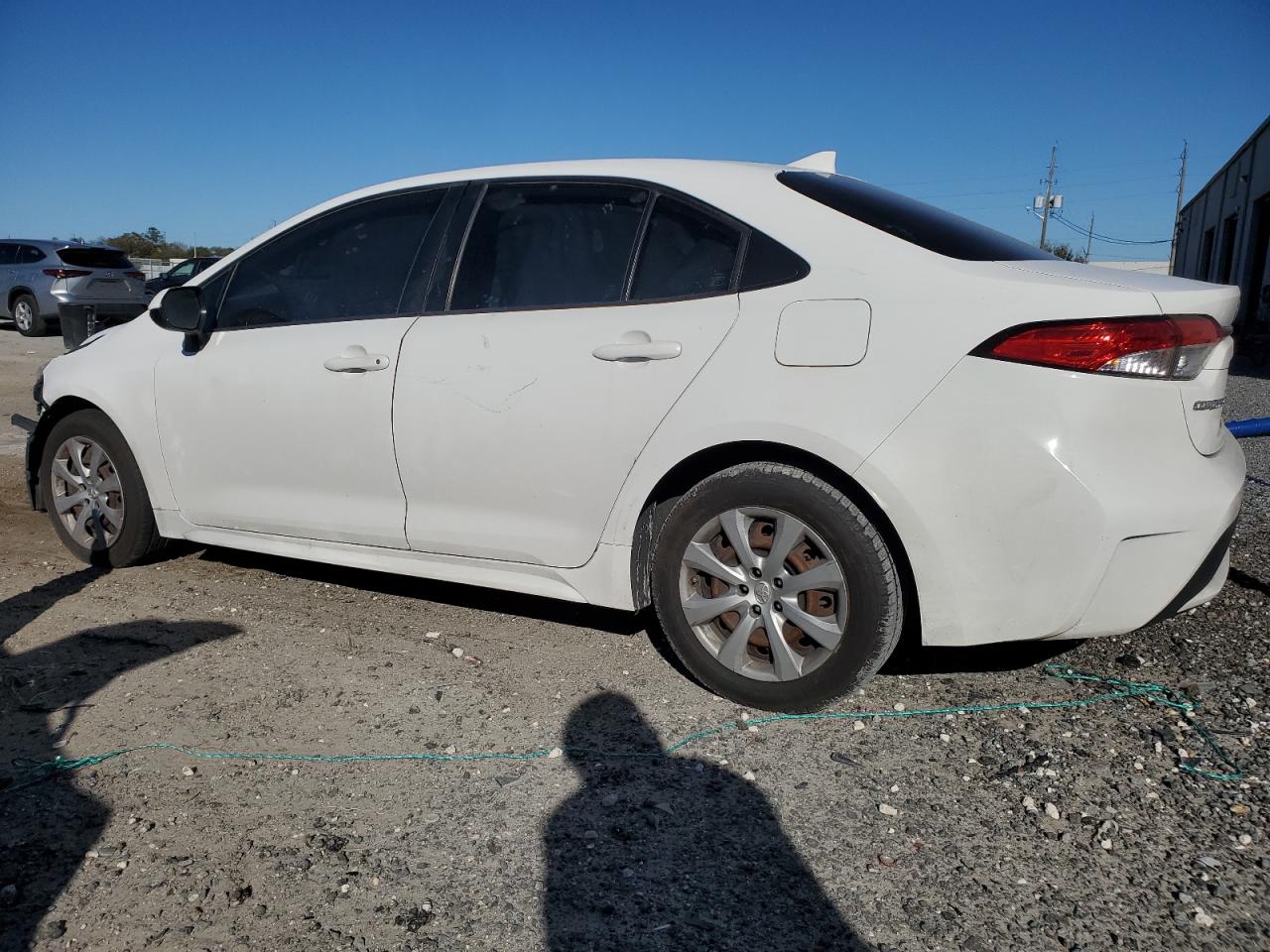 2020 Toyota Corolla VIN JTDEPRAE9LJ033027 Copart auction photo, front end / minor dent/scratches damage thumbnail 2