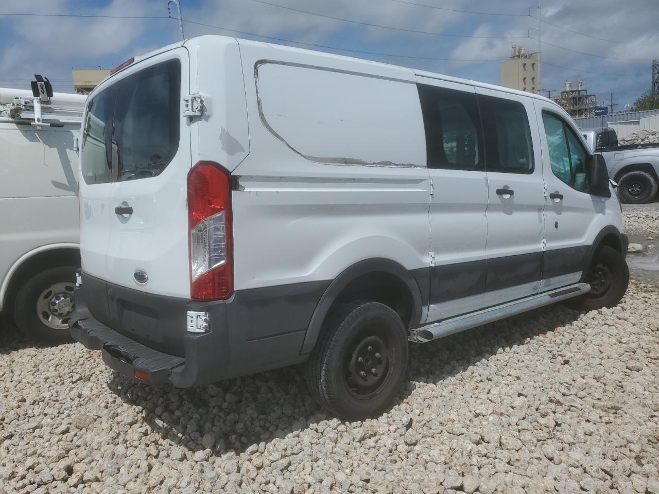 2016 Ford Transit VIN 1FTYR1ZM7GKA39199 Copart auction photo, front end damage thumbnail 3
