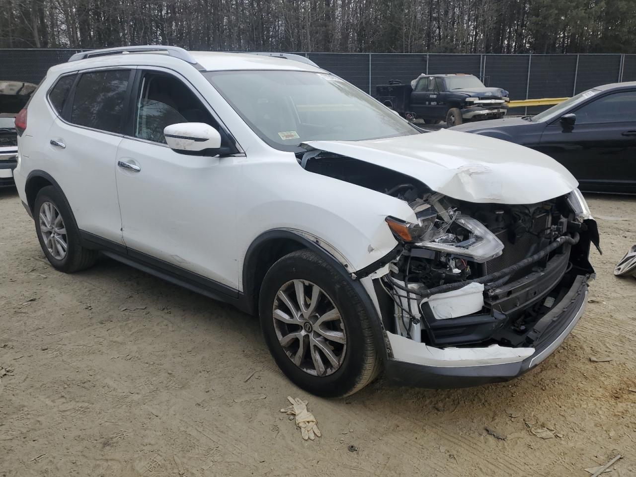 2017 Nissan Rogue VIN KNMAT2MT5HP589996 Copart auction photo, front end / minor dent/scratches damage thumbnail 4