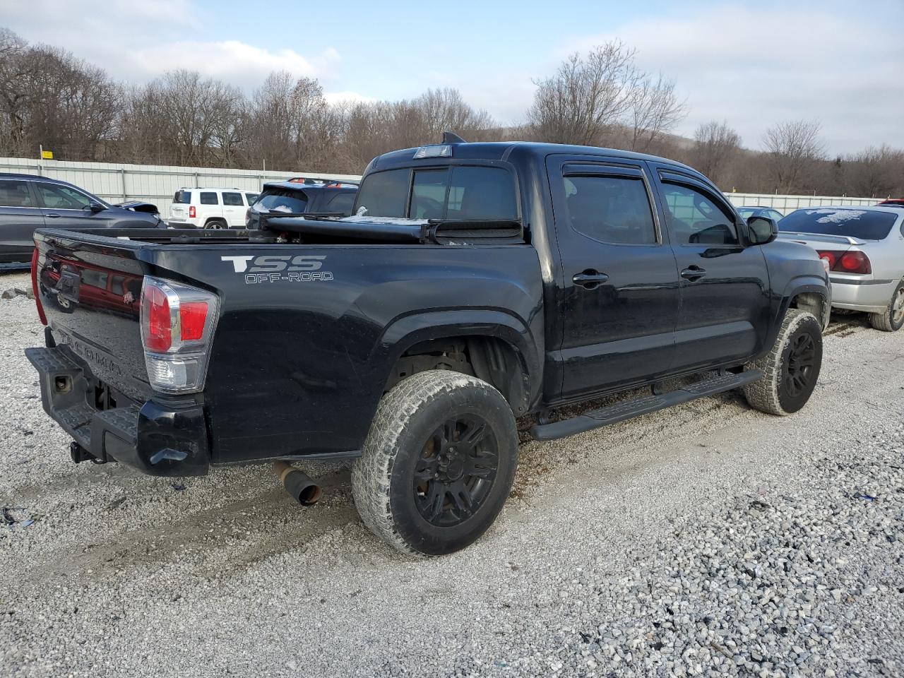 2018 Toyota Tacoma VIN 5TFAX5GN0JX127581 Copart auction photo, side / rear end damage thumbnail 3