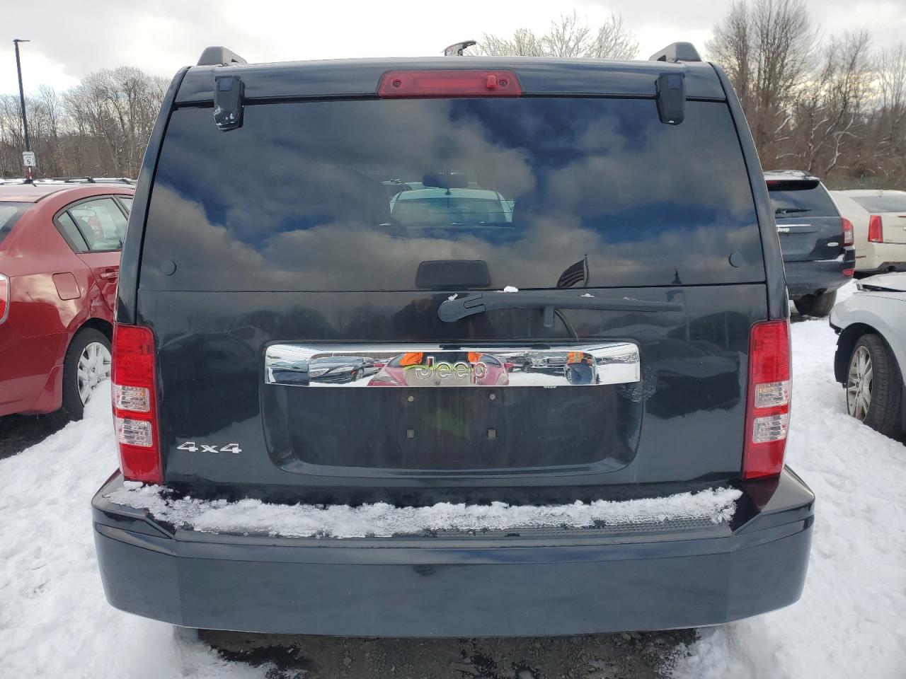 2012 Jeep Liberty (North America) VIN 1C4PJMAKXCW212831 Copart auction photo, side / minor dent/scratches damage thumbnail 6