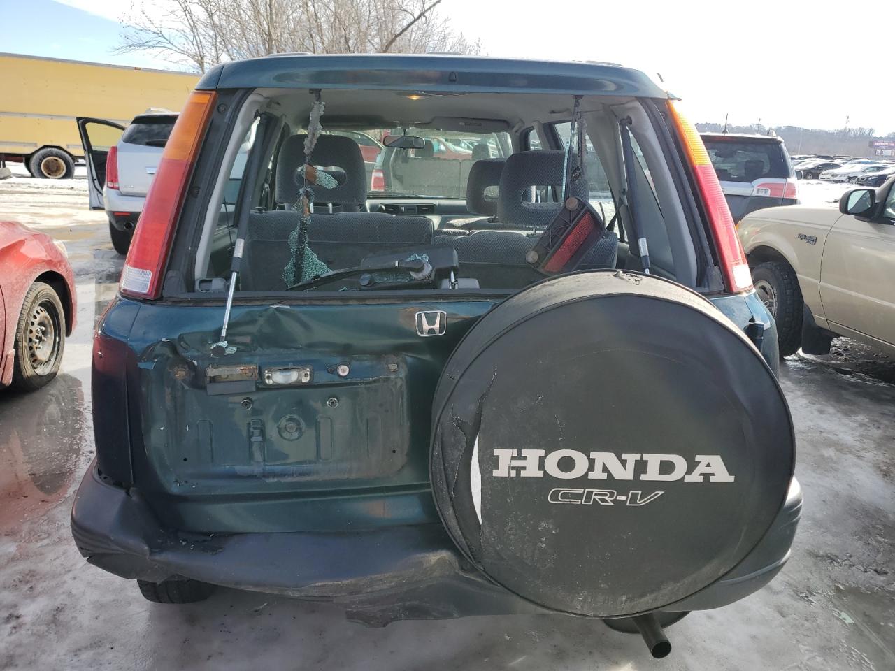 1998 Honda CR-V VIN JHLRD184XWC107298 Copart auction photo, rear end damage thumbnail 6