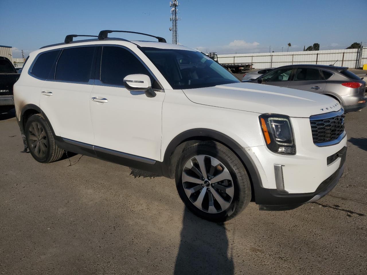 2020 KIA Telluride VIN 5XYP6DHC1LG086257 Copart auction photo, burn / undercarriage damage thumbnail 4