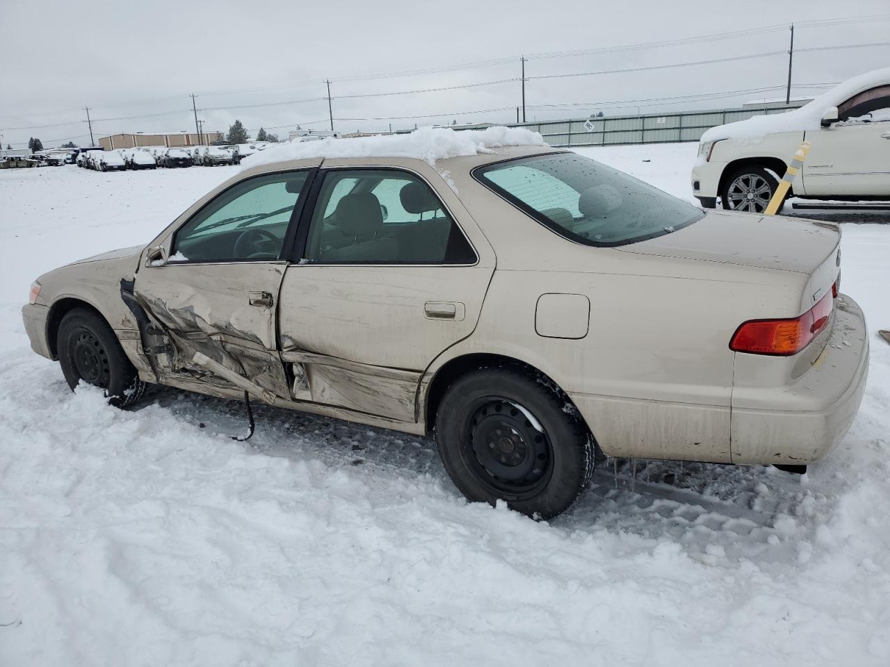 2000 Toyota Camry VIN JT2BG22K0Y0483332 Copart auction photo, side damage thumbnail 2