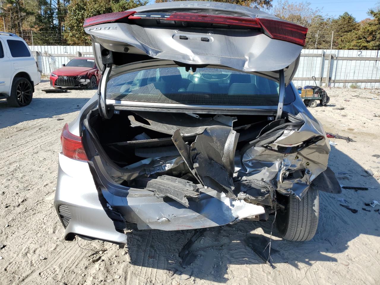 2023 KIA Forte VIN 3KPF24AD0PE615260 Copart auction photo, rear end / minor dent/scratches damage thumbnail 6
