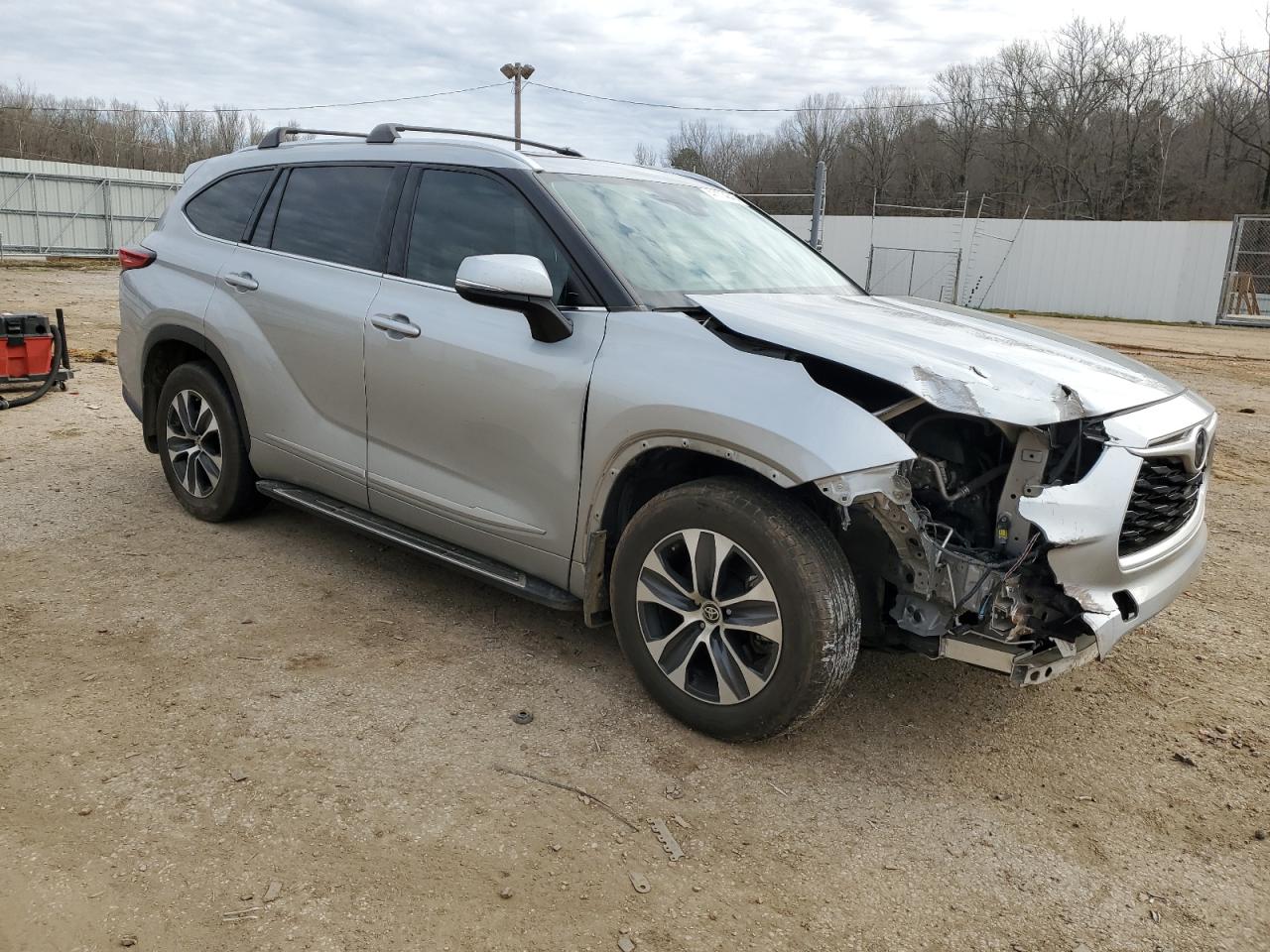 2021 Toyota Highlander VIN 5TDGZRAH4MS035253 Copart auction photo, front end damage thumbnail 4