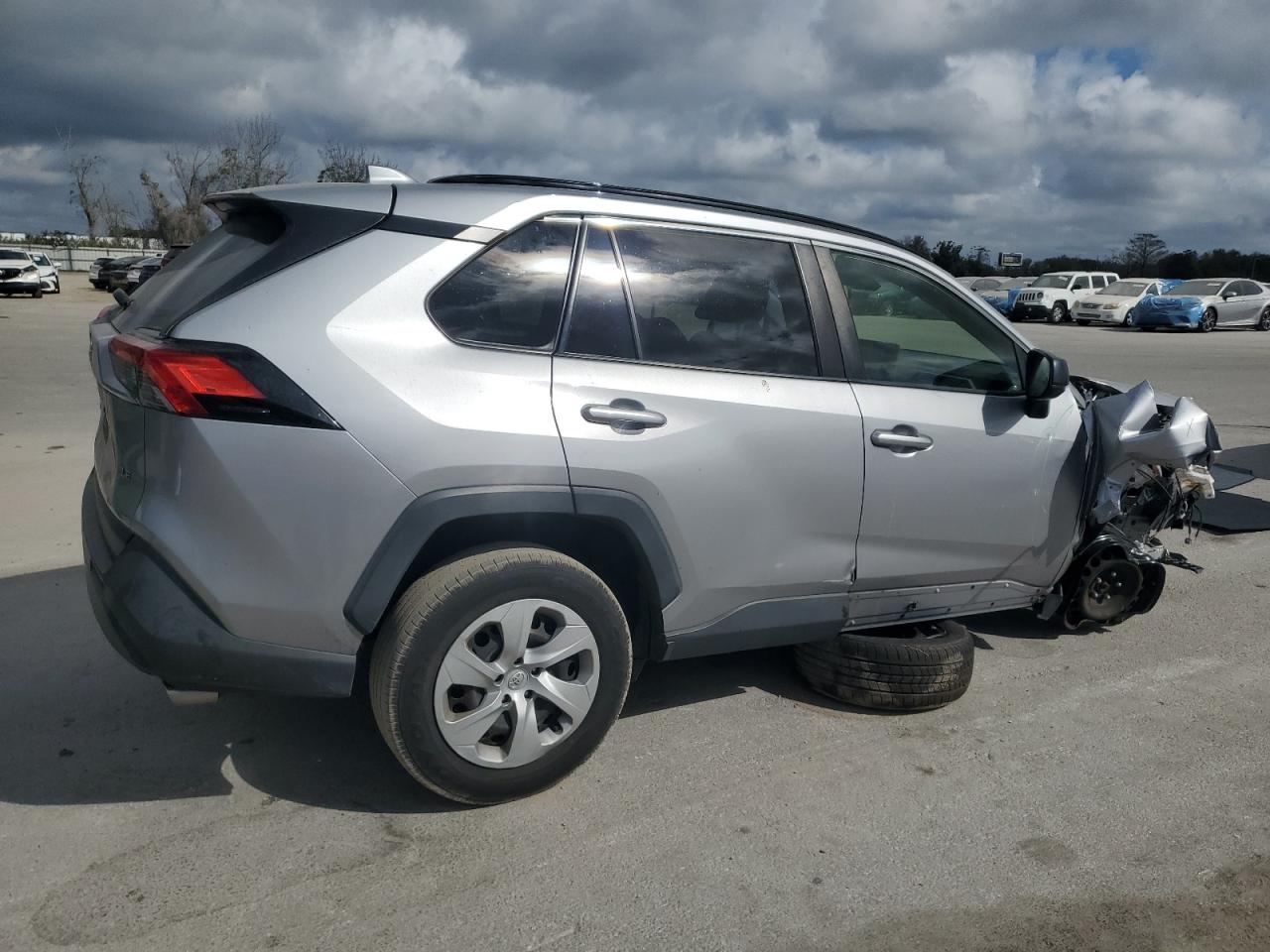 2020 Toyota RAV 4 VIN JTMH1RFV1LD049695 Copart auction photo, front end / side damage thumbnail 3