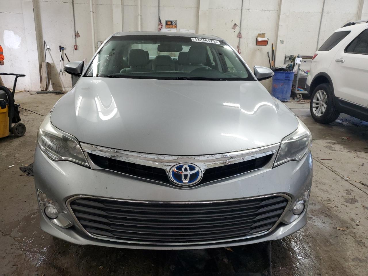 2015 Toyota Avalon VIN 4T1BD1EB9FU040779 Copart auction photo, undercarriage / minor dent/scratches damage thumbnail 5