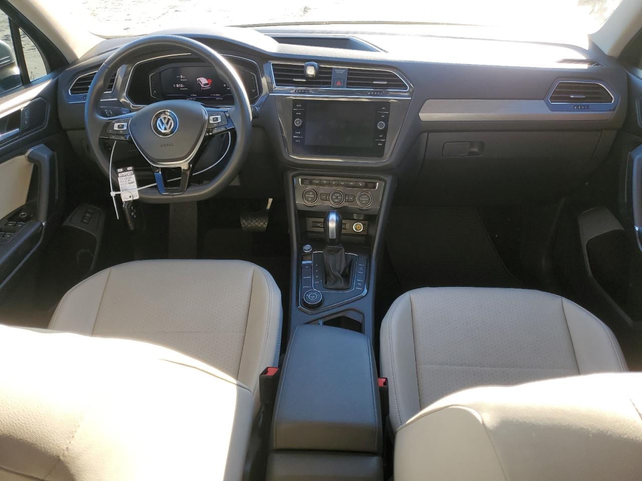 2020 Volkswagen Tiguan VIN 3VV2B7AX7LM076003 Copart auction photo, top/roof damage thumbnail 8