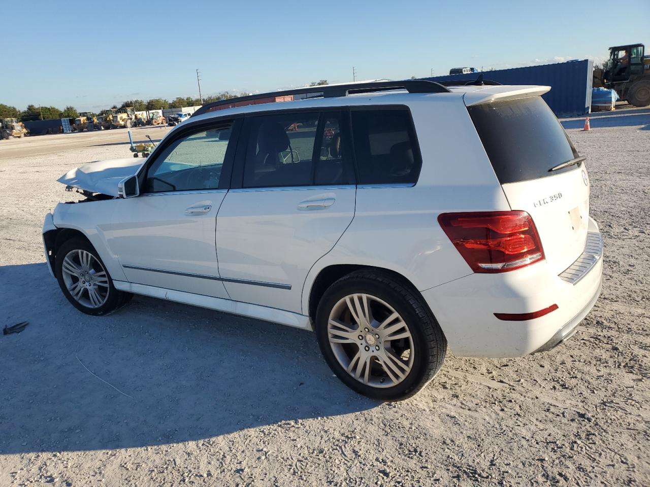 2015 Mercedes-Benz GLK-klasse VIN WDCGG8JB3FG341623 Copart auction photo, front end damage thumbnail 2