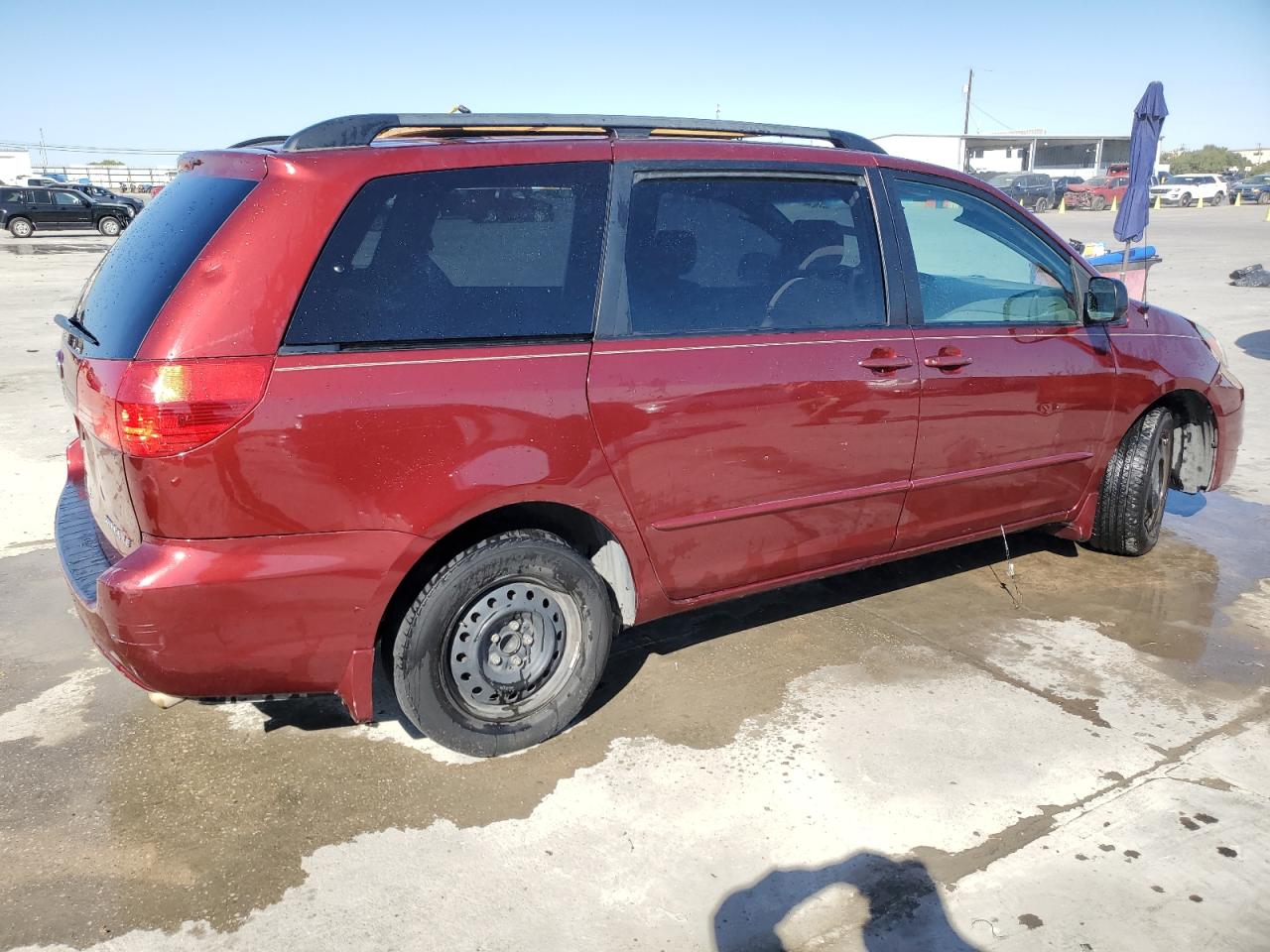 2004 Toyota Sienna VIN 5TDZA23C84S114997 Copart auction photo, front end / minor dent/scratches damage thumbnail 3