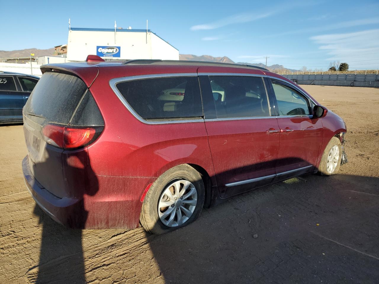 2017 Chrysler Pacifica VIN 2C4RC1BG7HR613605 Copart auction photo, front end damage thumbnail 3